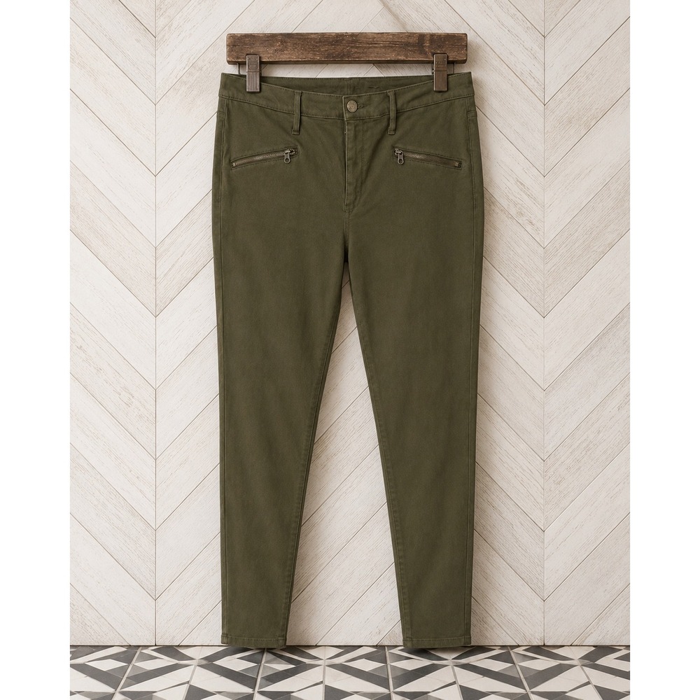 Gap Womens Skinny Ankle Pants with Zipper Accents at the bottom and oin pockets.